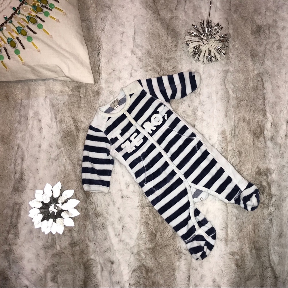Taille “T. Zero” Velour Footsie Pajamas Size 0-1M